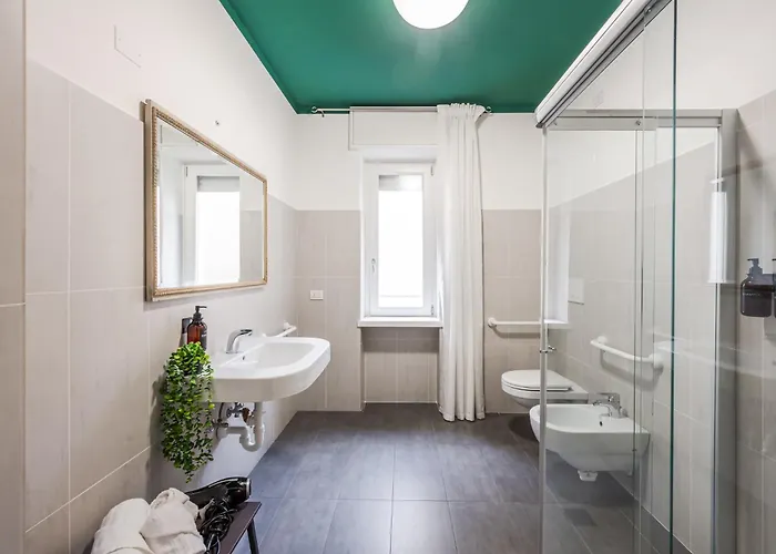 Infinity Free Parking * Verona